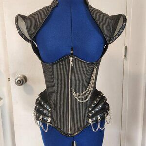 Pintripe underbust black and white corset